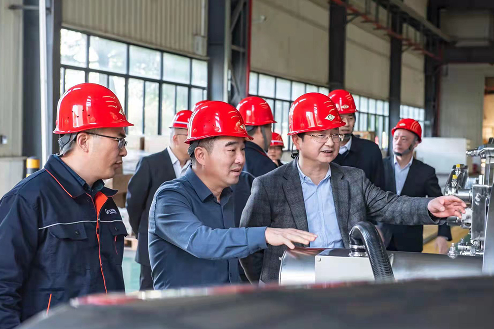 辛國榮調(diào)研-江機(jī)公司.jpg 辛國榮調(diào)研-江機(jī)公司.jpg